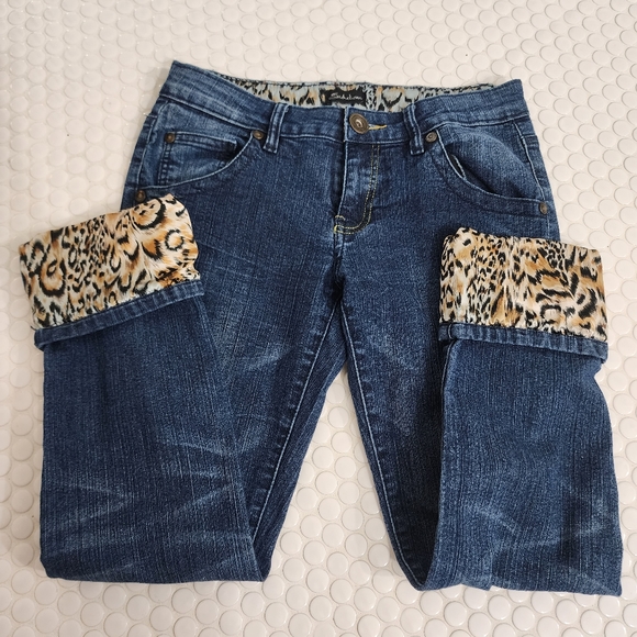 Leopard cuff denim Capri pants - Picture 1 of 8